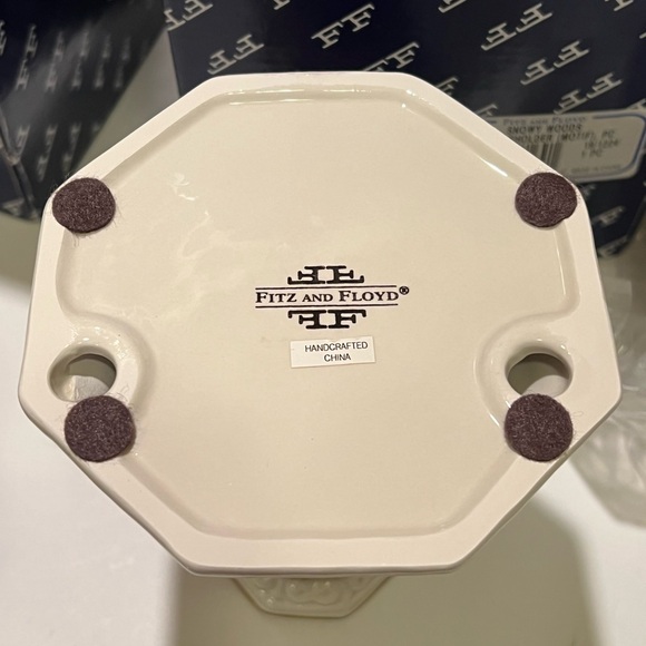 NWT FITZ & FLOYD SNOWY WOODS CANDLEHOLDER. - Picture 9 of 11